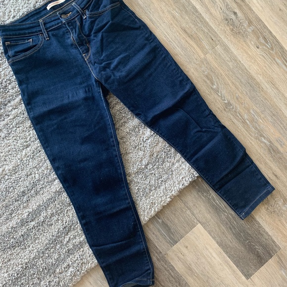 Levi’s 721 High-Rise Skinny Jeans (size 28) - Picture 4 of 7
